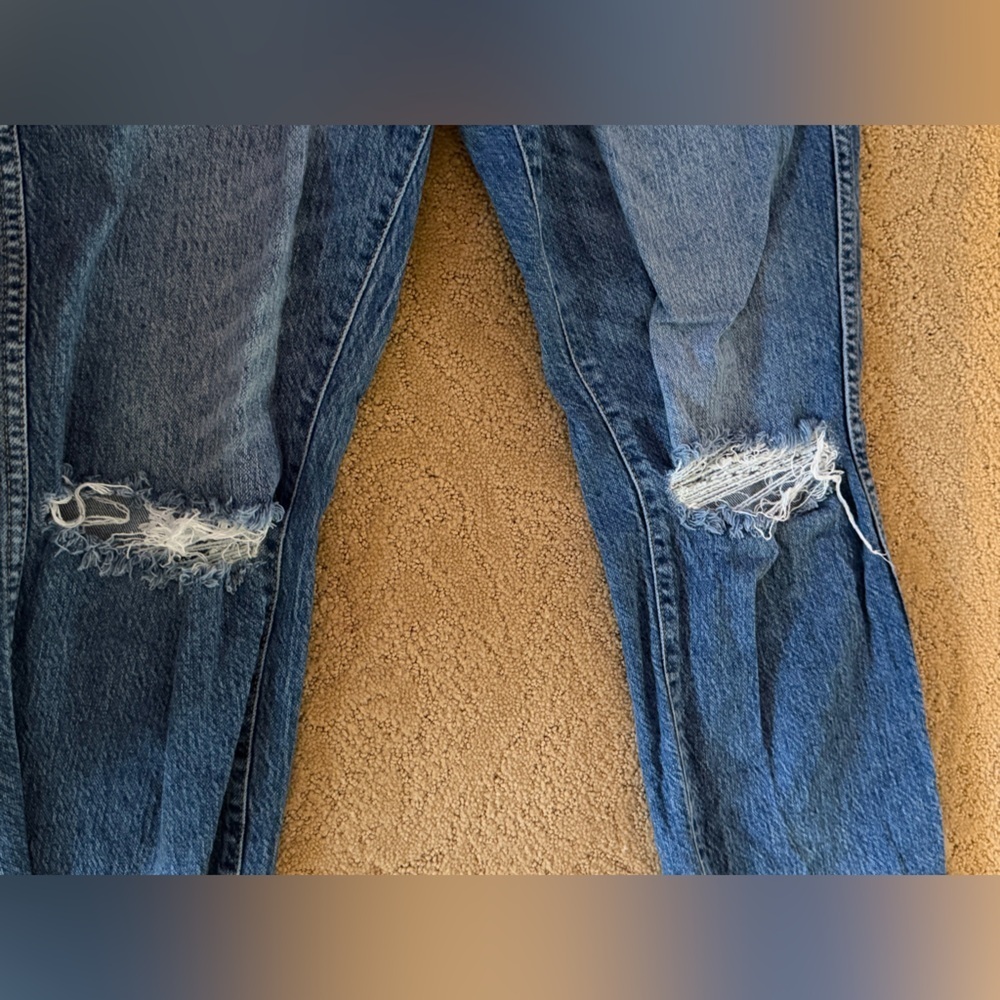 Good American Blue Straight Leg Jeans - Picture 3 of 8